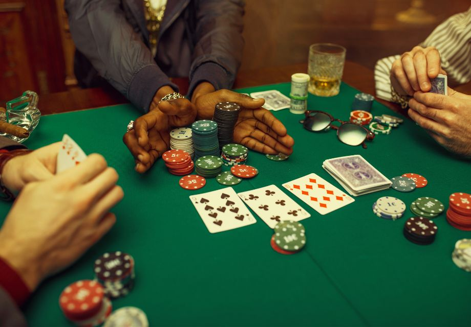 Kasino Online dengan Dealer Langsung: Membawa Sensasi Lantai Kasino ke Layar Anda